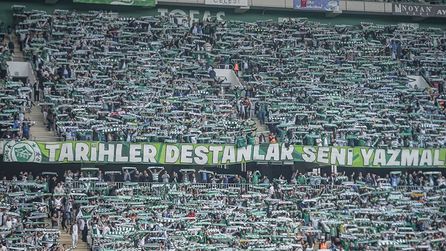 Bursaspor 5-1 ile 1. Lig'e yükseldi