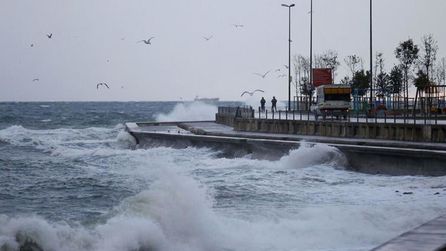 İstanbul'da fırtına uyarısı: Rüzgar saatte 75 km'ye ulaşabilir