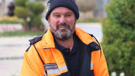 Kırşehir'de Temizlik İşçisi Bulduğu Altın Kutusunu Polise Teslim Etti