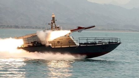 İran, konteyner gemisine ateş açtı, bölgede gerilim sürüyor