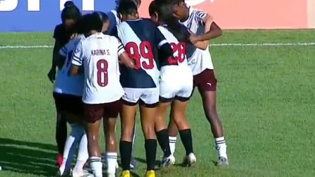 Brezilya Kadınlar Ligi'nde maç zeminindeki sorun nedeniyle durdu