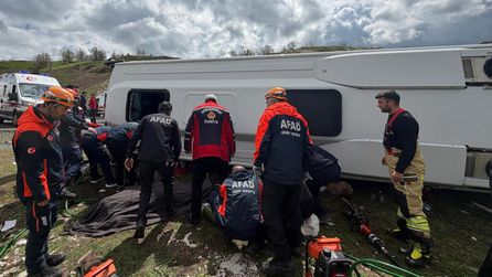 Diyarbakır-Bingöl yolunda midibüs kazası: 1 ölü, 12 yaralı