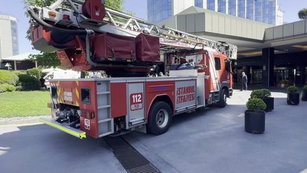 Beşiktaş'taki Swissotel'de yangın paniği, otel tahliye edildi