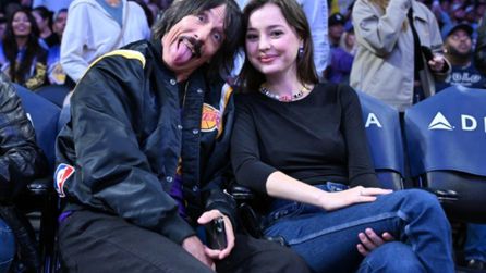 Anthony Kiedis 33 yaş küçük sevgilisi Eileen Kelly ile gündemde