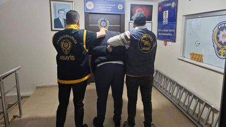 52 dolandırıcılık suçundan 33 yıl hapis cezası bulunan firari yakalandı