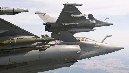 Rusya'dan Yunanistan'a nükleer tehdit üzerine Fransa'dan ziyaret