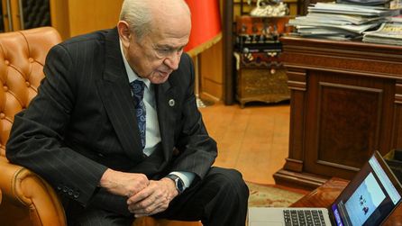 Devlet Bahçeli Türk Dizisi Uzak Şehir'i İzlediğini Açıkladı