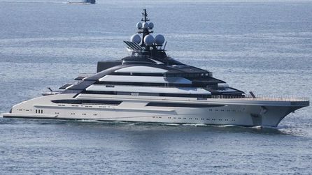 500 milyon dolarlık süper yat Hürmüz Boğazı'ndan geçti