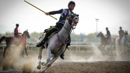 Uşak'ta Atlı Cirit Turnuvasında Kazada Sporcu Yaralandı