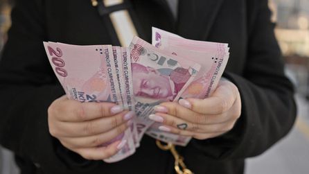 Emekli memurlar için 22 bin lira zammın yolu Anayasa Mahkemesi'nde