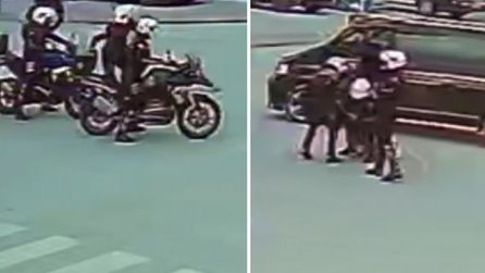 Polisler Heimlich manevrasıyla sürücüyü kurtardı