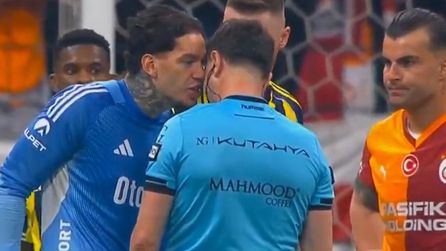 Galatasaray Fenerbahçe derbisinde kritik kırmızı kart olayı yaşandı