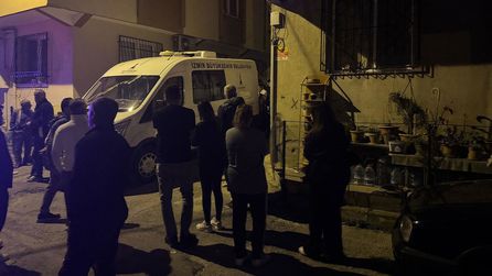 İzmir'de kadın cinayeti: Eşinin silahıyla hayatını kaybetti