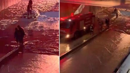 Elazığ'da dolu ve sağanak yağış, araçları suya gömdü