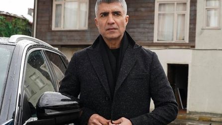 Özcan Deniz, annesinin hayatını konu alan film çekiyor