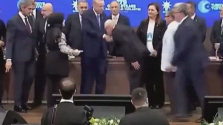 Burcu Köksal ve Veysel Topçu AK Parti'ye katıldı