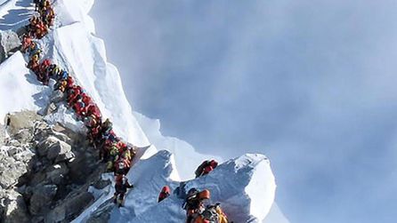 Everest Dağı'nda inişte iki Hint dağcı hayatını kaybetti