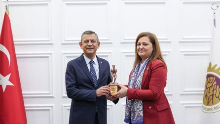 Özgür Özel, Burcu Köksal'ın AK Parti'ye geçişini değerlendirdi