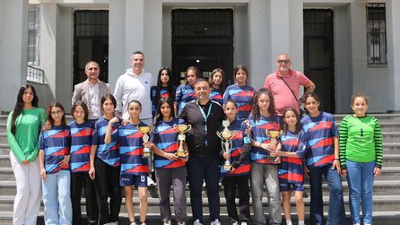 Diyarbakır Kız Futbol Takımı Türkiye Finallerine Katılmayı Başardı