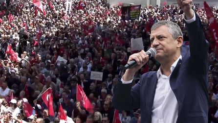 Ankara Güvenpark'ta Özgür Özel'in programına yoğun ilgi gösterildi