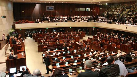 İsrail Knesset'i Filistinlilerin askeri mahkemelerde yargılanmasını onayladı
