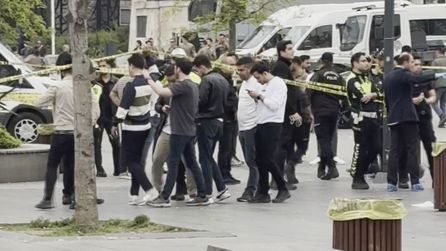 Beşiktaş'ta bıçaklı kavga: 3 yaralı, polis inceleme başlattı