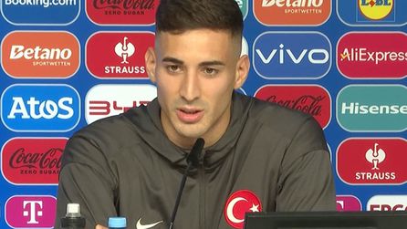 Mert Müldür 2026 Dünya Kupası kampında yeni imajıyla dikkat çekti