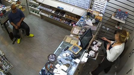 Eskişehir'de bijuteri mağazasında cinsel taciz olayı yaşandı