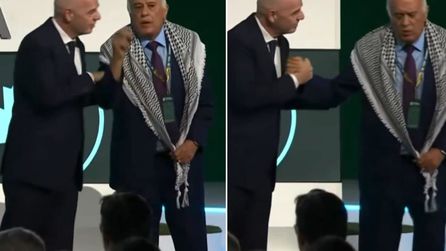FIFA Başkanı Infantino, İsrail ve Filistin temsilcileriyle sahnede buluştu