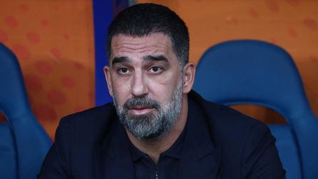 Arda Turan'ın maçı hava saldırısı alarmıyla kesildi