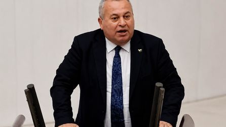 \"AK Parti'ye geçeceği konuşulan belediye başkanını tehdit ediyorlar\"