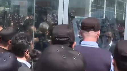 Kemal Kılıçdaroğlu'ndan sonra polis CHP Genel Merkezi önünde