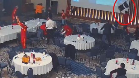 Galatasaraylı futbolcular Fenerbahçe'nin puan kaybetmesine sevindi