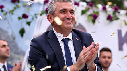 Milyonluk iskan sonrası düğmeye basıldı! Belediye başkanı gözaltında