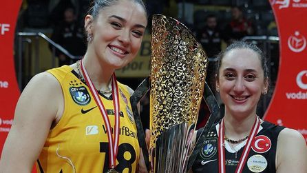 VakıfBank Kadın Voleybol Takımında Ayça Aykaç Altıntaş ile yollar ayrıldı