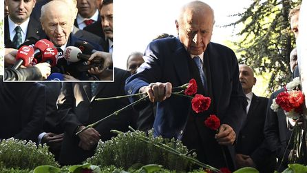 Bahçeli, Alparslan Türkeş'in Anıt Mezarı'nı Ziyaret Etti