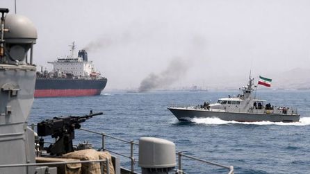 İran Devrim Muhafızları Hürmüz Boğazı'ndaki geçişlerle ilgili açıklama yaptı