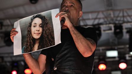 Haluk Levent, Tunceli'de Gülistan Doku için konser verdi