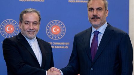 Hakan Fidan ve İranlı Mevkidaşı Arkaçi Telefondan Görüştü