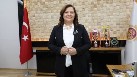 Burcu Köksal AK Parti'ye geçişini yarın duyuracak