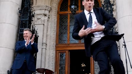 Zsolt Hegedus, Macaristan'ın Yeni Sağlık Bakanı Olarak Dansıyla Gündem Oldu