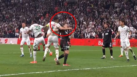 Beşiktaş-Konyaspor maçında tartışmalı pozisyon