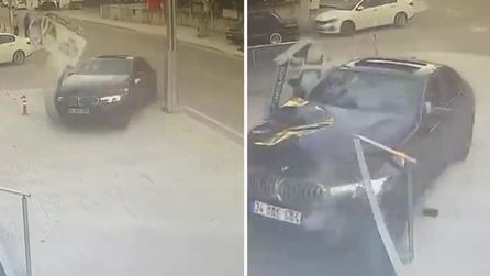 İzmit'te otomobil iş yerine daldı, kaza güvenlik kameralarında