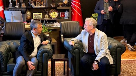 Mansur Yavaş ve Özgür Özel Meclis'te bir araya geldi