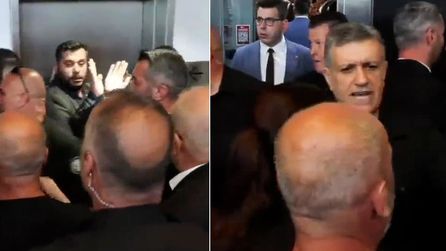 Kemal Kılıçdaroğlu CHP Genel Merkezi'nde partililerle bir araya geldi