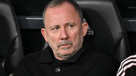 Beşiktaş'ta Sergen Yalçın'ın Geleceği Trabzonspor Maçına Bağlı