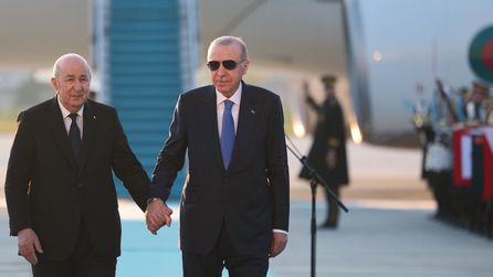 Erdoğan ve Tebbun el ele yürüdü, ilişkiler ele alındı