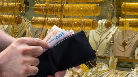 Kapalıçarşı'da çekili altın yasağı tartışma yarattı