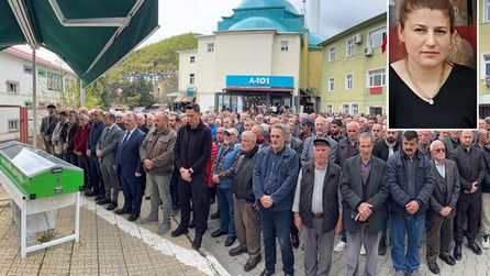 Şavşat'ta cenaze namazına ilçe halkı katıldı