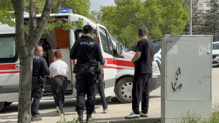 Eskişehir'de Bıçaklı Kavga: İki Kız Yaralandı